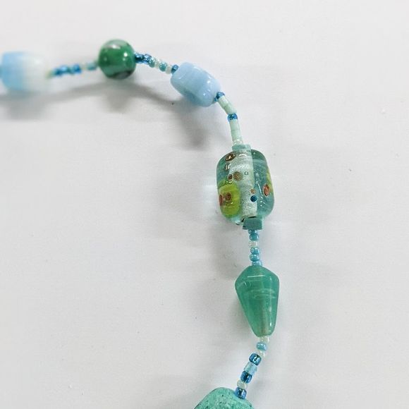 Avon Necklace & Earring Gift Set - Picture 5 of 5